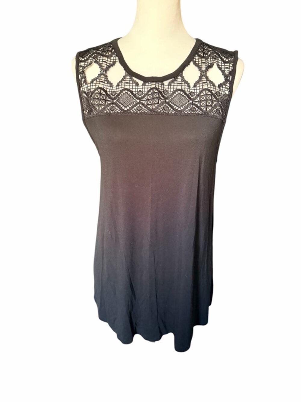 American Eagle Outfitters Black Sleeveless Tank with Lace Yoke Size Large